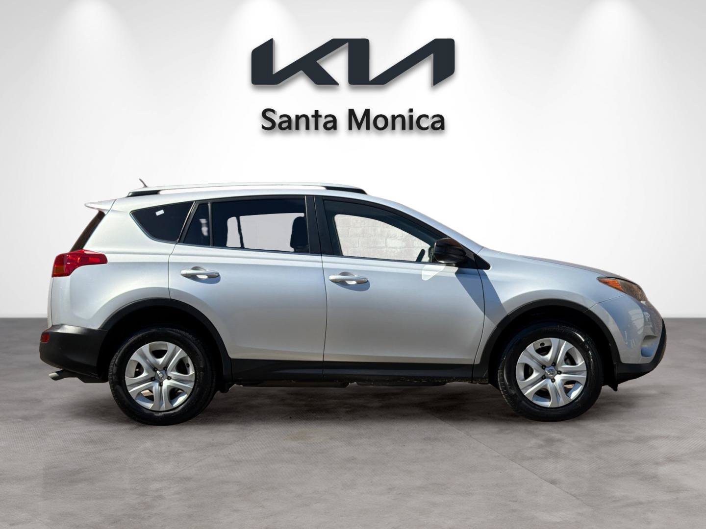 Used 2015 Toyota RAV4 LE FWD image 7