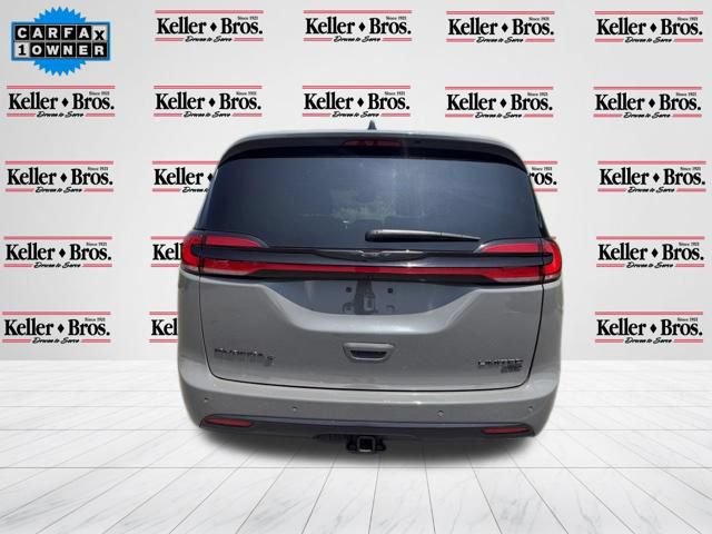 Used 2025 Chrysler Pacifica Limited w/ Uconnect Theater Family Group AWD/4WD image 6
