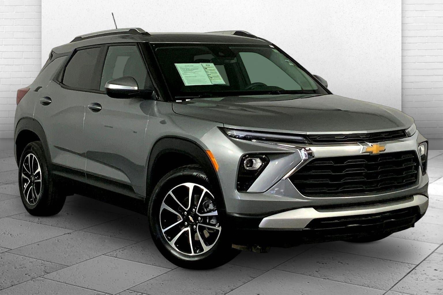 Used 2025 Chevrolet TrailBlazer LT AWD/4WD image 1