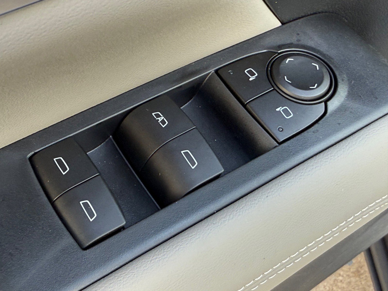 New 2026 GMC Terrain Elevation w/ Elevation Premium Package AWD/4WD image 9