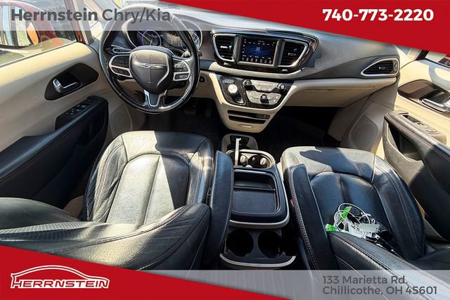 Used 2019 Chrysler Pacifica Touring-L FWD image 10