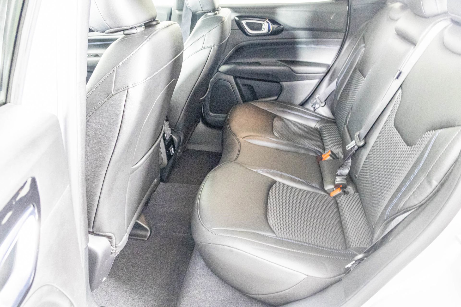 Used 2025 Jeep Compass Latitude w/ Altitude Special Edition image 29