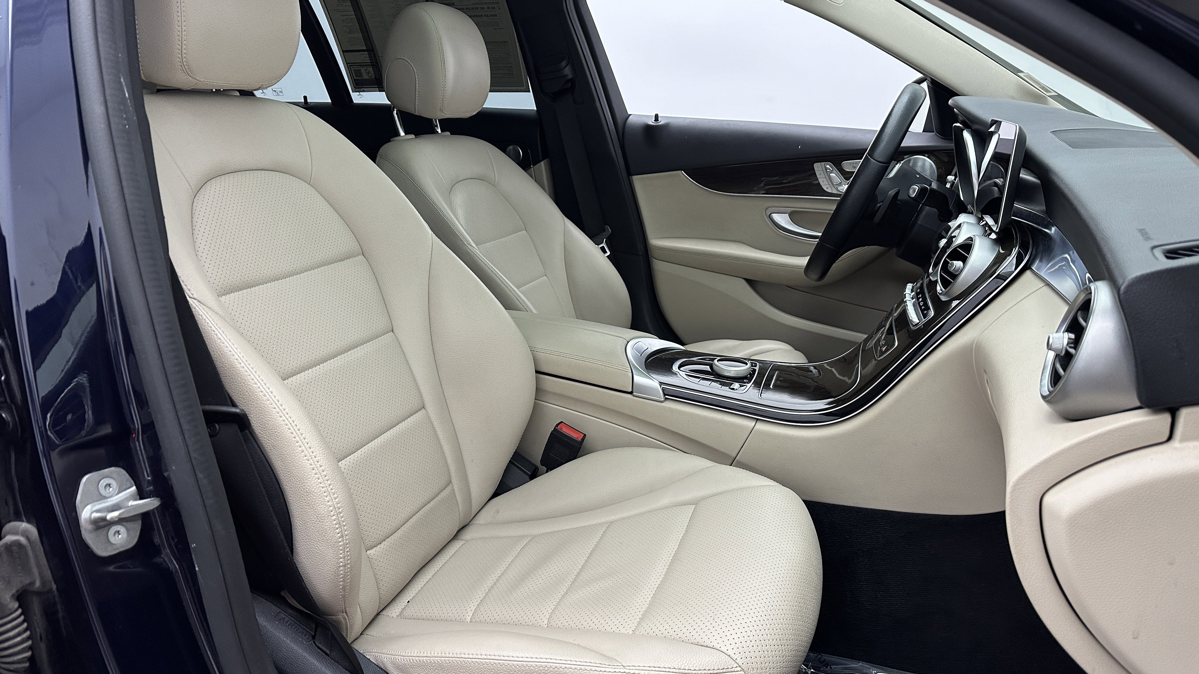 Used 2021 Mercedes-Benz C 300 Sedan image 35