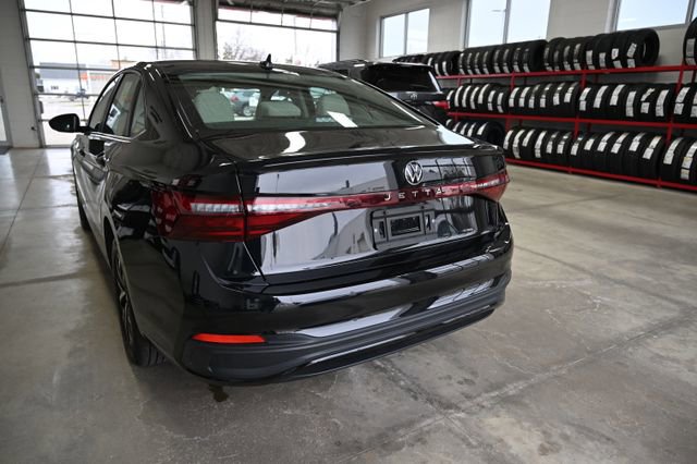 Used 2025 Volkswagen Jetta S image 7