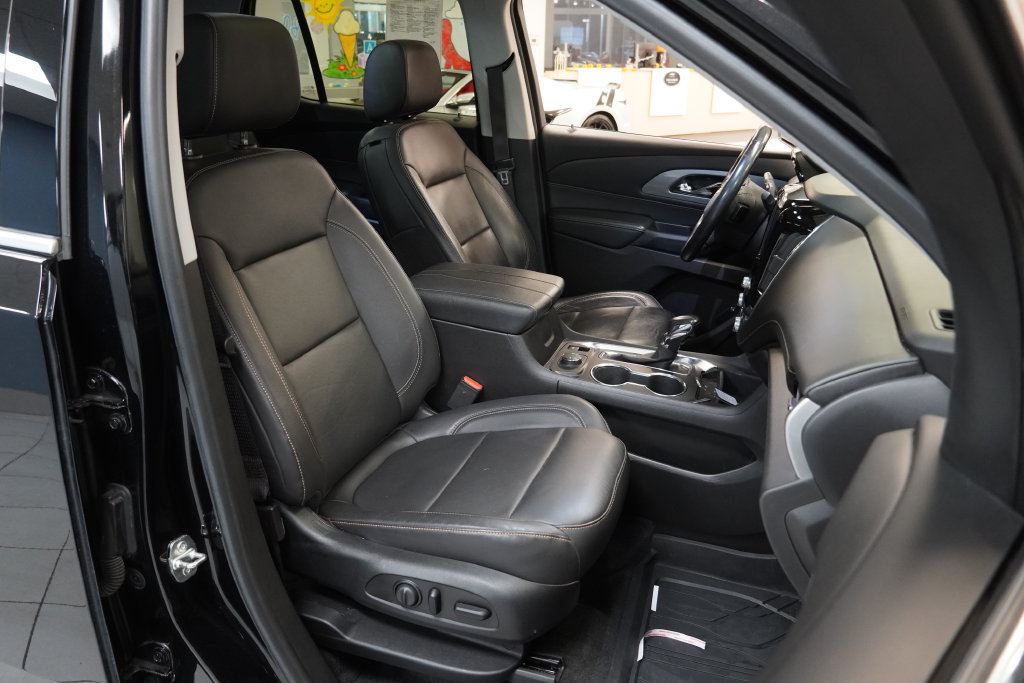 Used 2021 Chevrolet Traverse LT w/ LT Premium Package AWD/4WD image 27