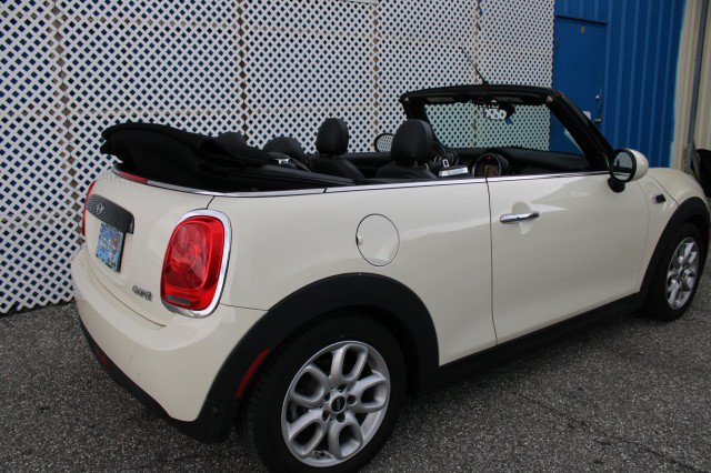 Used 2018 MINI Cooper Convertible FWD image 11