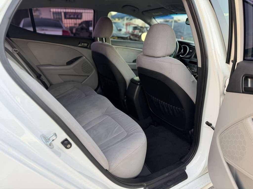 Used 2011 Kia Optima LX image 20