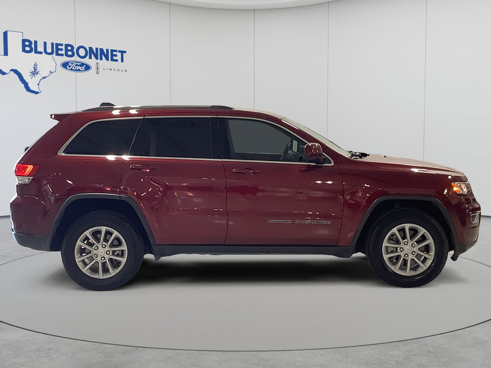 Used 2021 Jeep Grand Cherokee Laredo w/ Security & Convenience Group RWD image 4