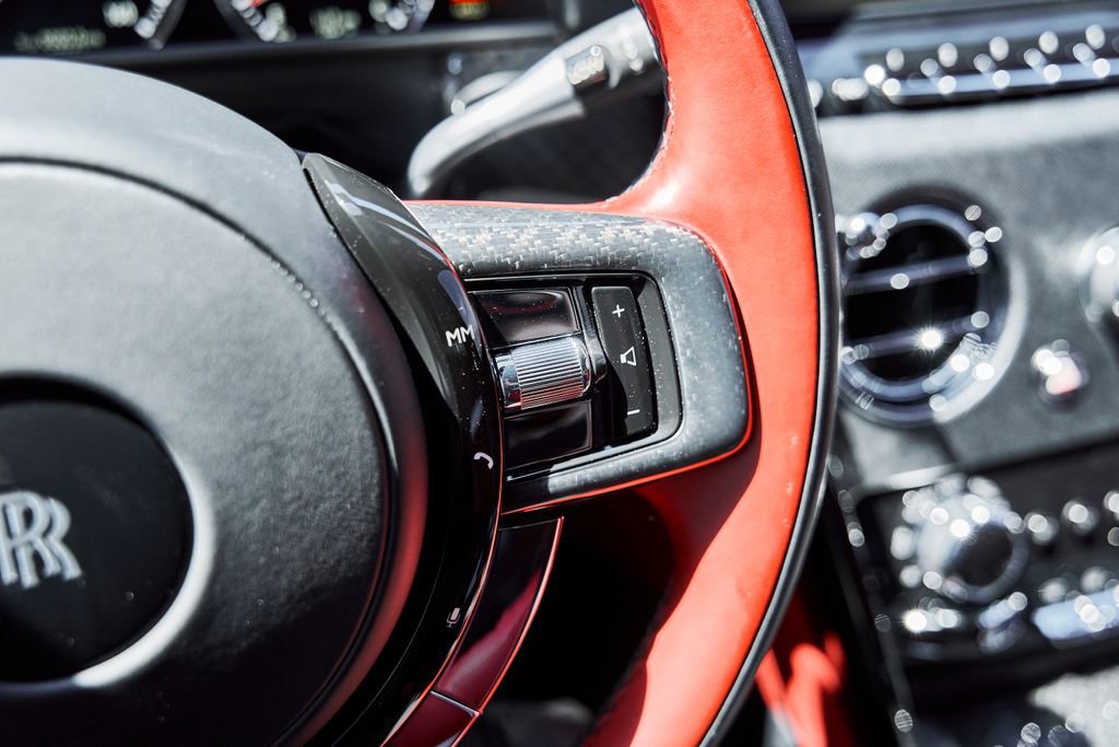 Used 2024 Rolls-Royce Cullinan Black Badge w/ Dark Exterior Package image 72