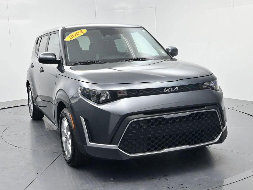 Certified 2024 Kia Soul LX w/ Option Group 015 FWD image 2