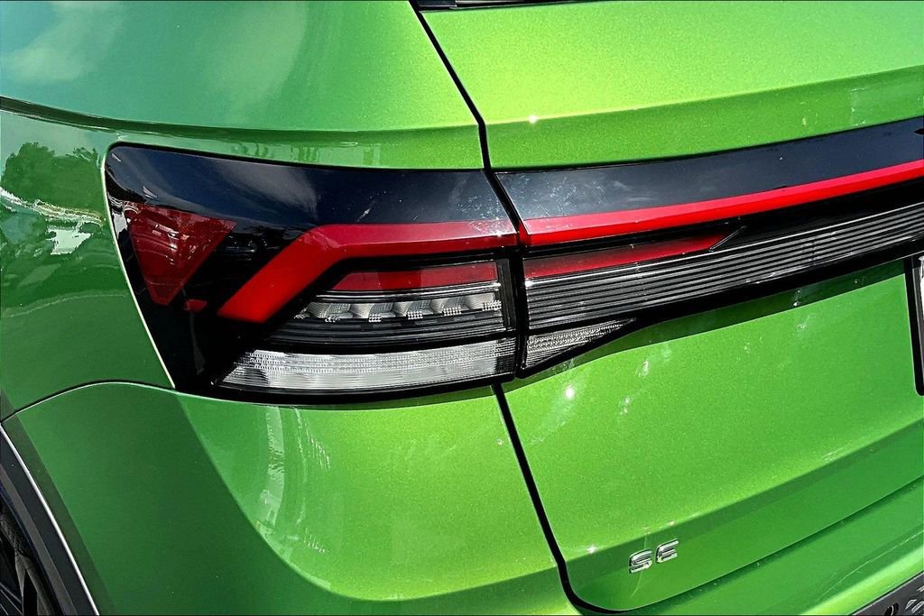 Used 2025 Volkswagen Taos SE image 21