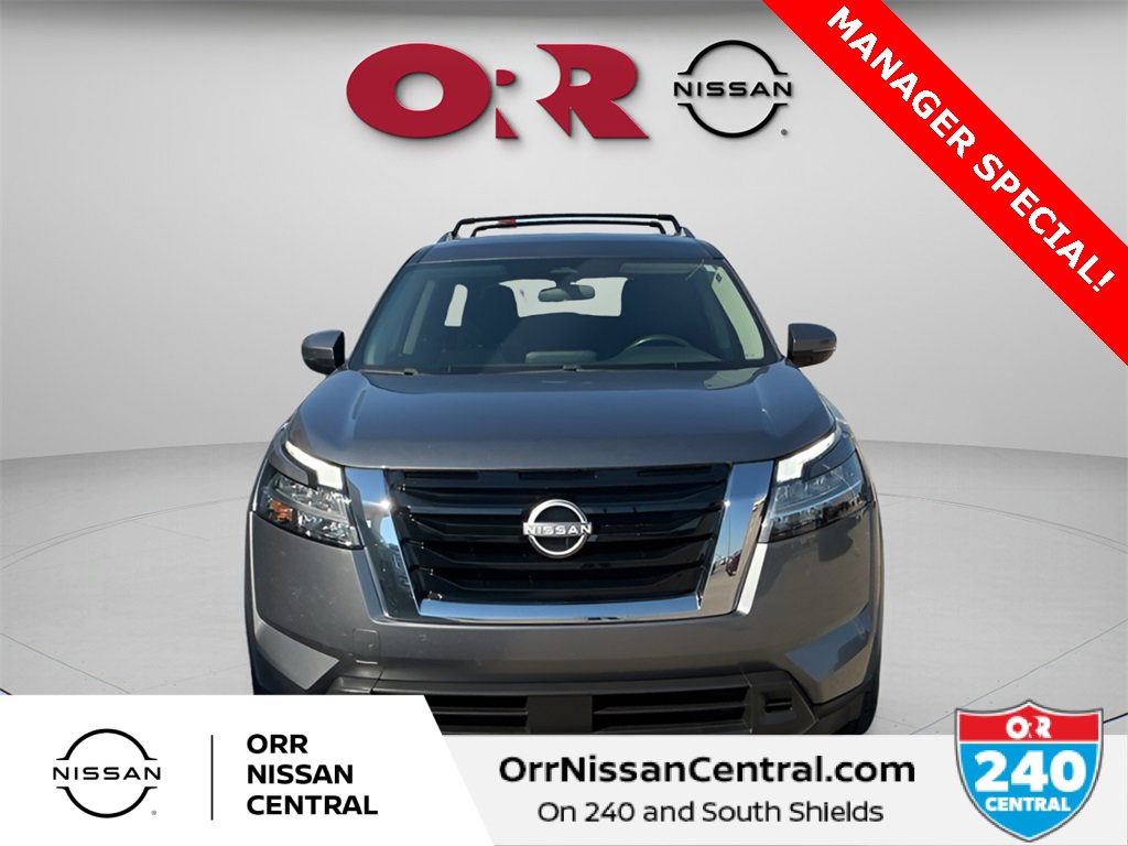 Used 2022 Nissan Pathfinder SV image 2
