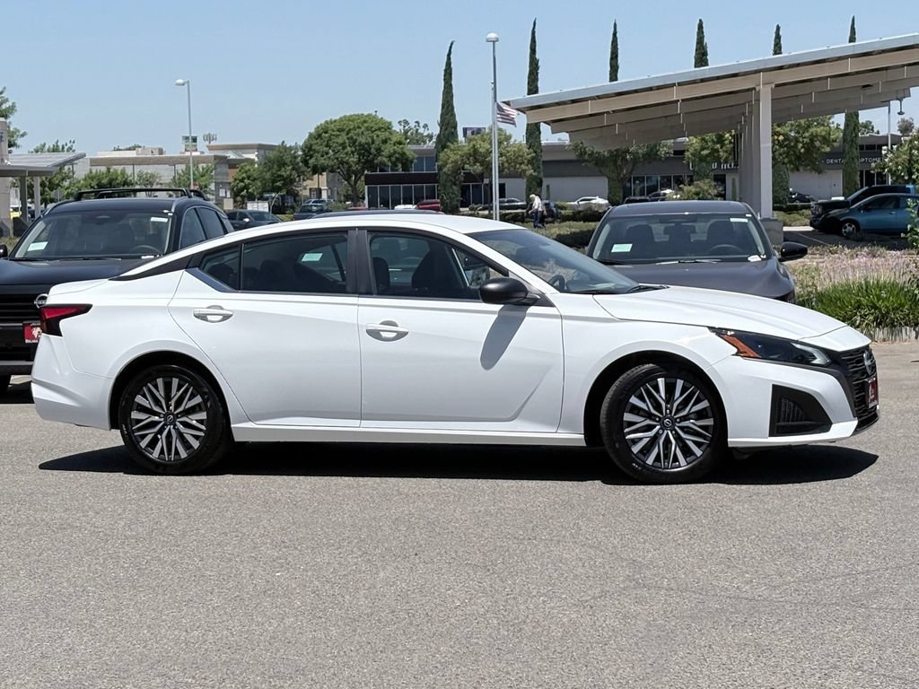 New 2026 Nissan Altima 2.5 SV FWD image 3