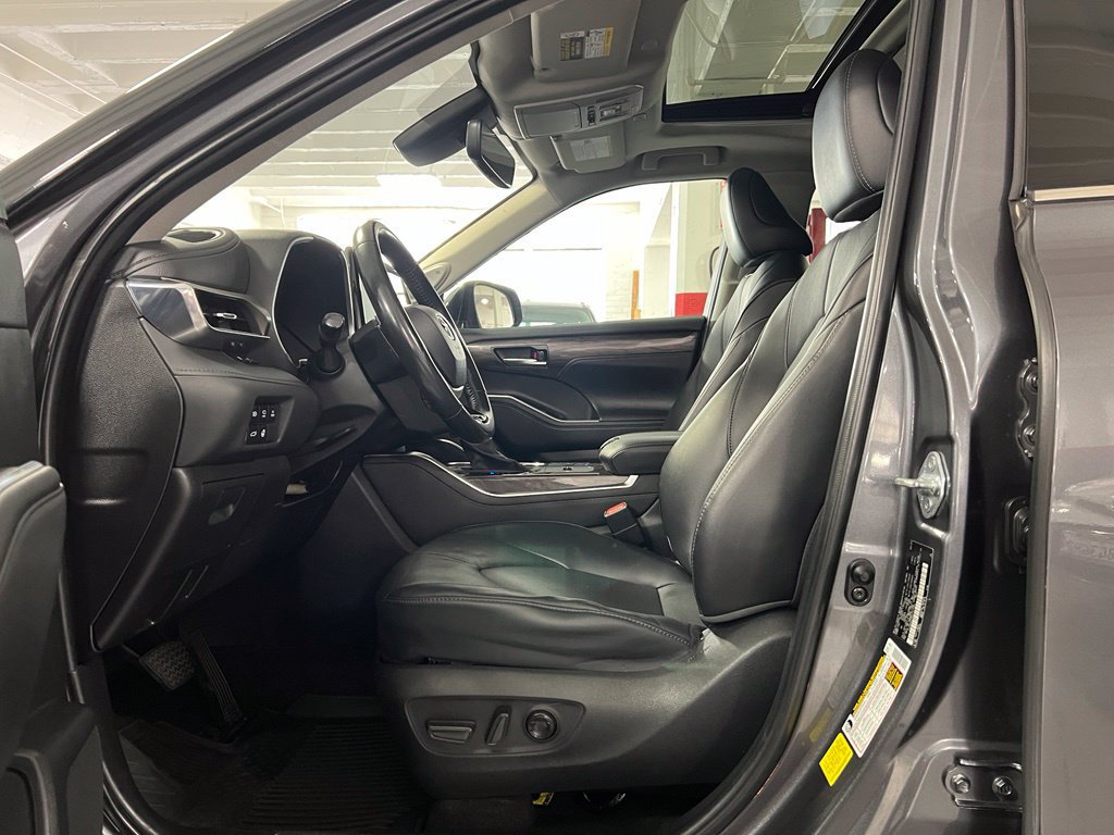 Used 2023 Toyota Highlander Limited AWD/4WD image 13