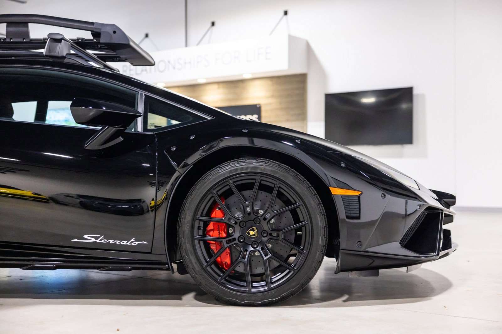 Used 2024 Lamborghini Huracan Sterrato AWD/4WD image 24