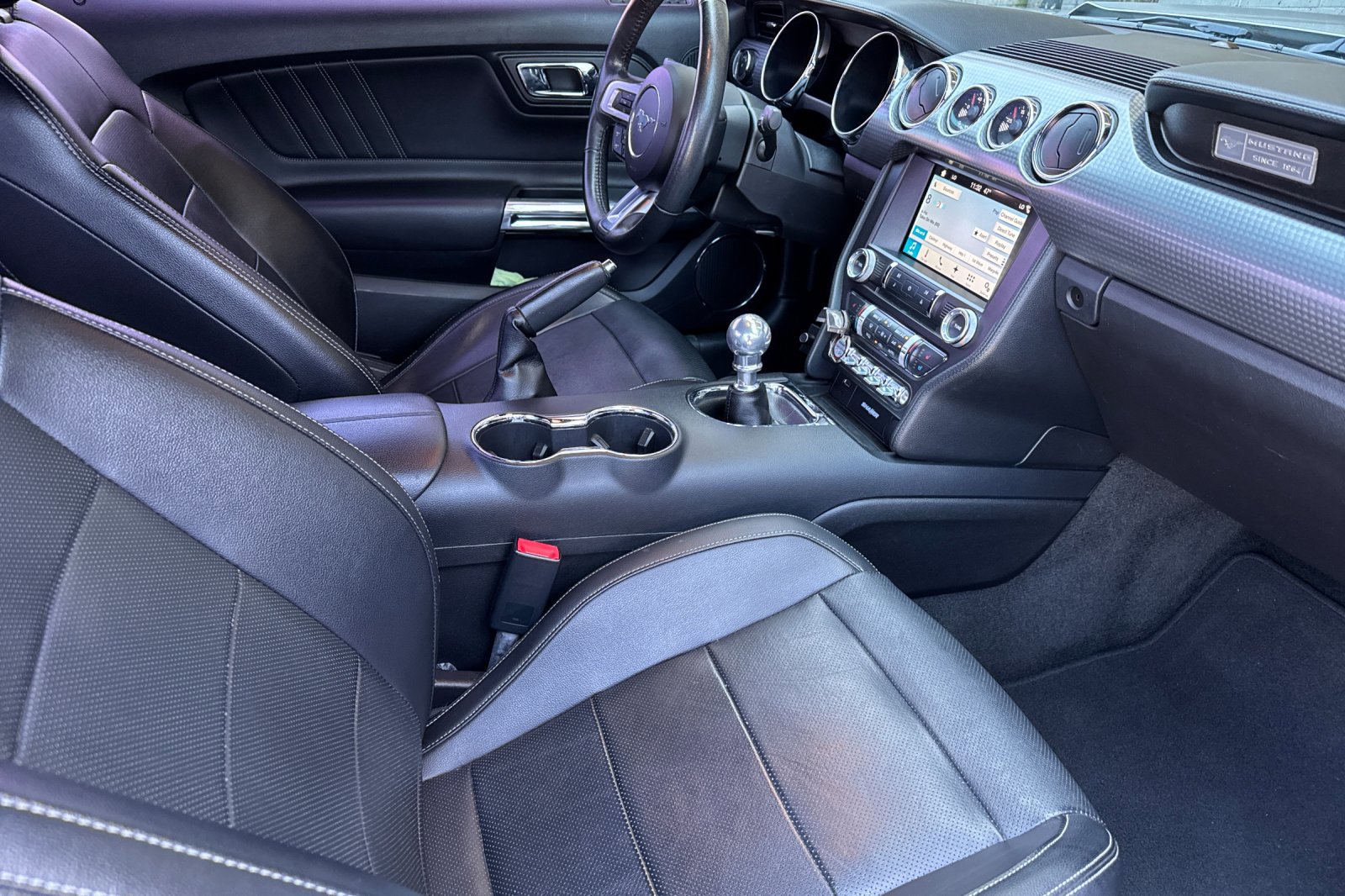 Used 2017 Ford Mustang GT Premium w/ GT Performance Package RWD image 15