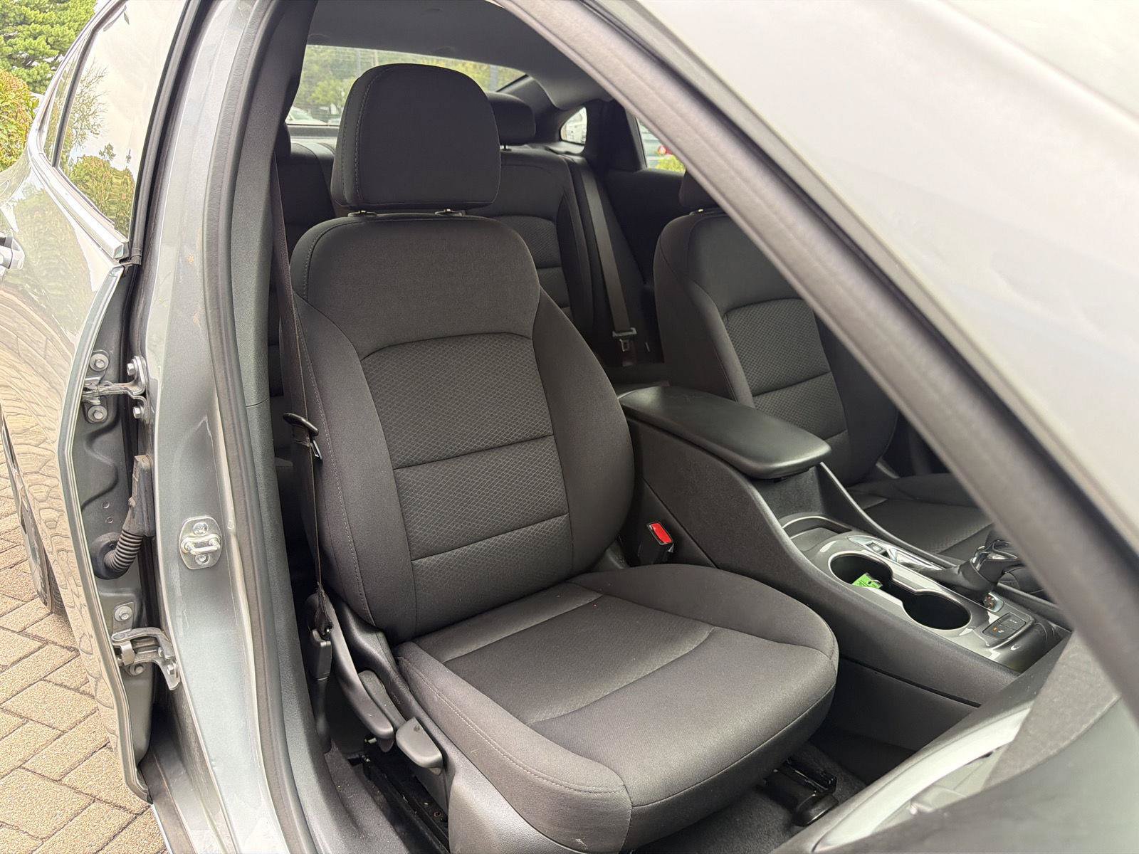 Used 2025 Chevrolet Malibu LS FWD image 29