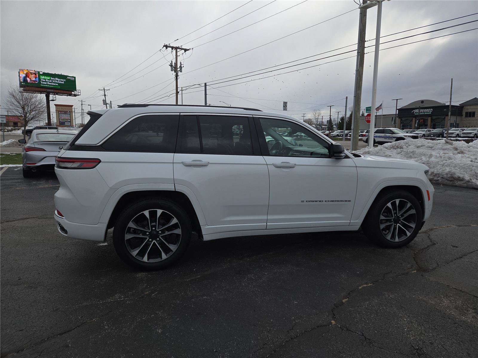 Used 2022 Jeep Grand Cherokee Overland w/ Luxury Tech Group IV image 32