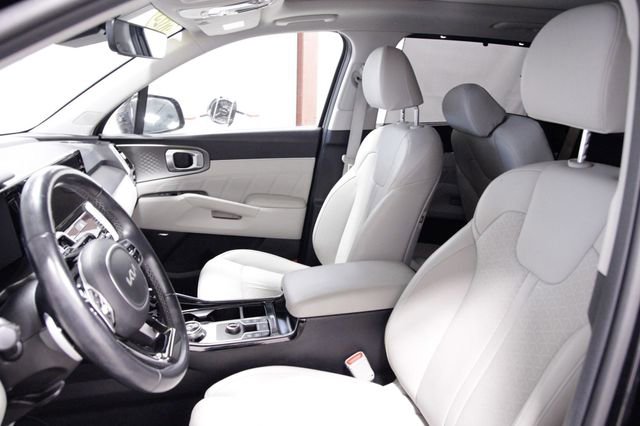 Used 2023 Kia Sorento SX Prestige image 16