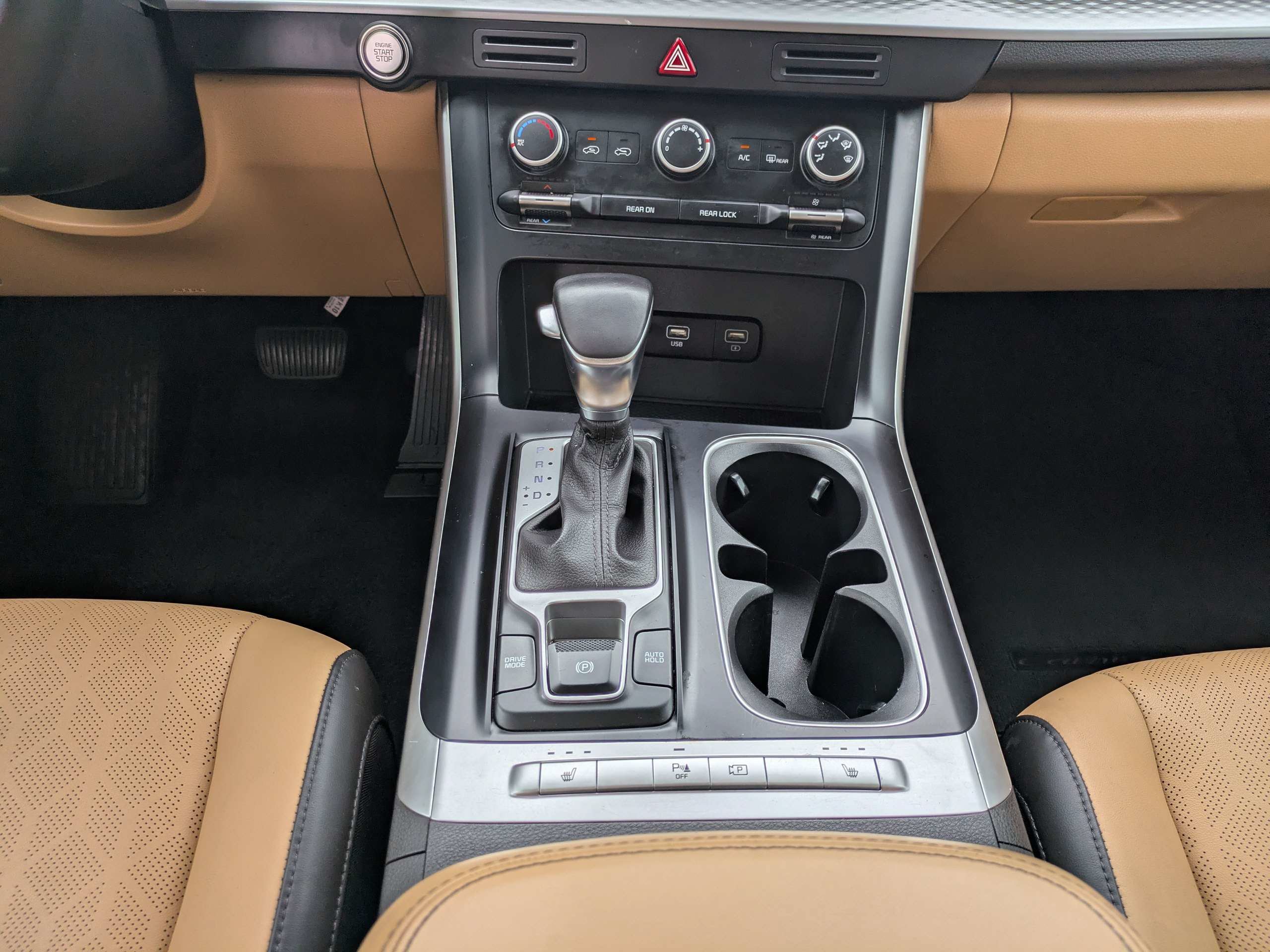 Certified 2022 Kia Carnival LX FWD image 19