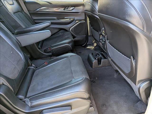 Used 2022 Jeep Grand Cherokee L Laredo image 18