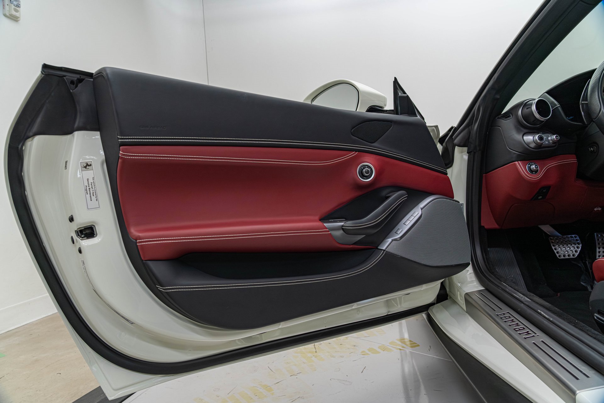 Certified 2020 Ferrari Portofino image 19