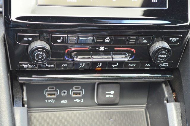 New 2025 Jeep Grand Cherokee L Laredo w/ Luxury Tech Group I image 30