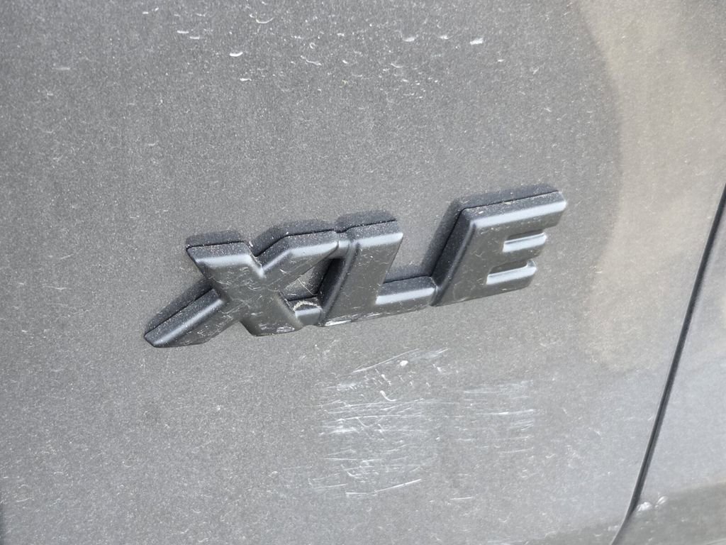 Used 2025 Toyota RAV4 XLE w/ Convenience Package image 10
