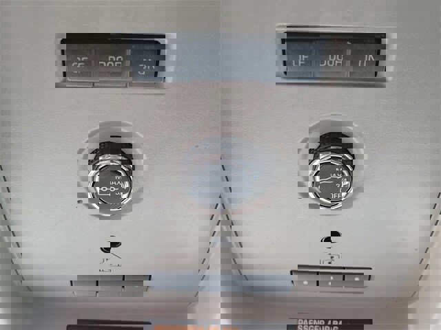 Used 2016 Chevrolet Suburban LT image 17