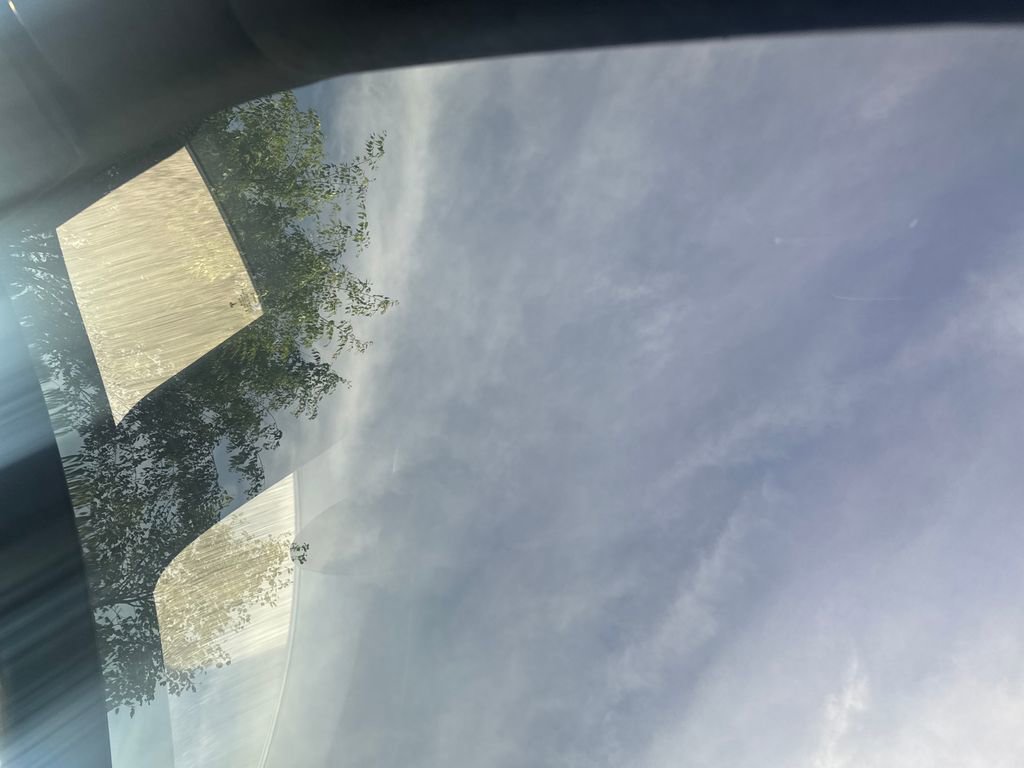 Used 2021 Tesla Model S Plaid image 18