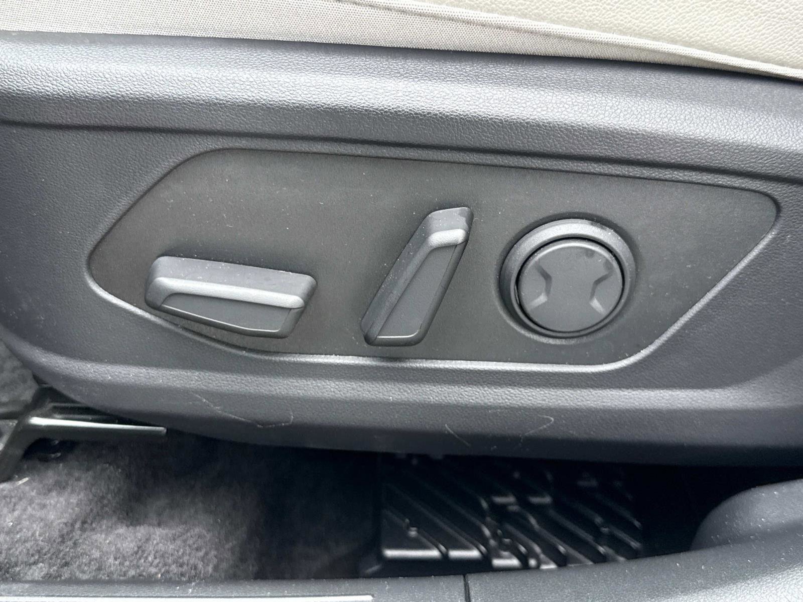 Used 2024 Hyundai Tucson Limited AWD/4WD image 16