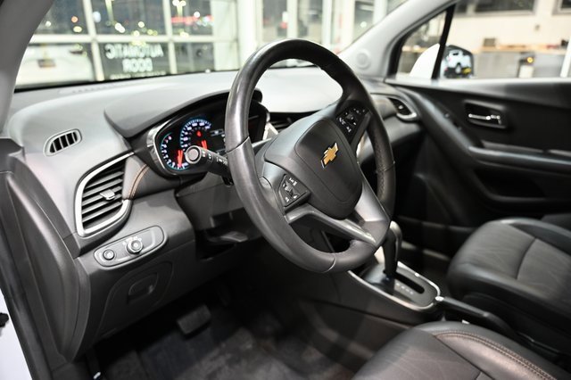 Used 2022 Chevrolet Trax LT w/ Driver Confidence Package image 19