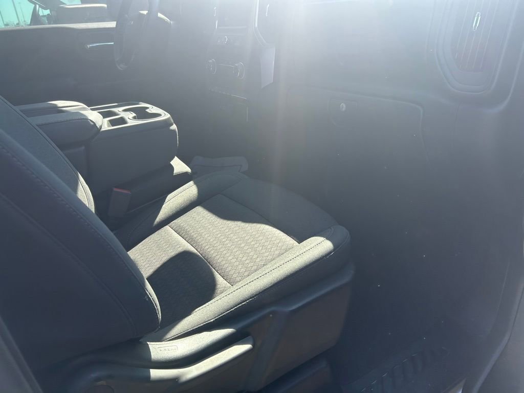 Used 2023 Chevrolet Silverado 1500 Custom image 3