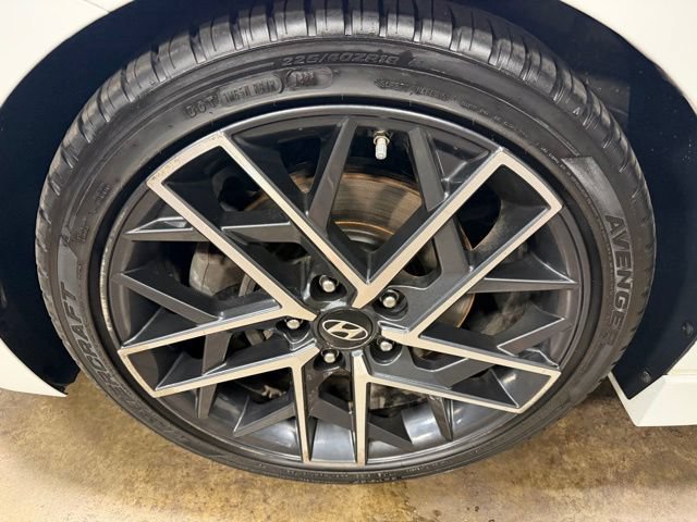 Used 2019 Hyundai Elantra Sport w/ Cargo Package FWD image 9