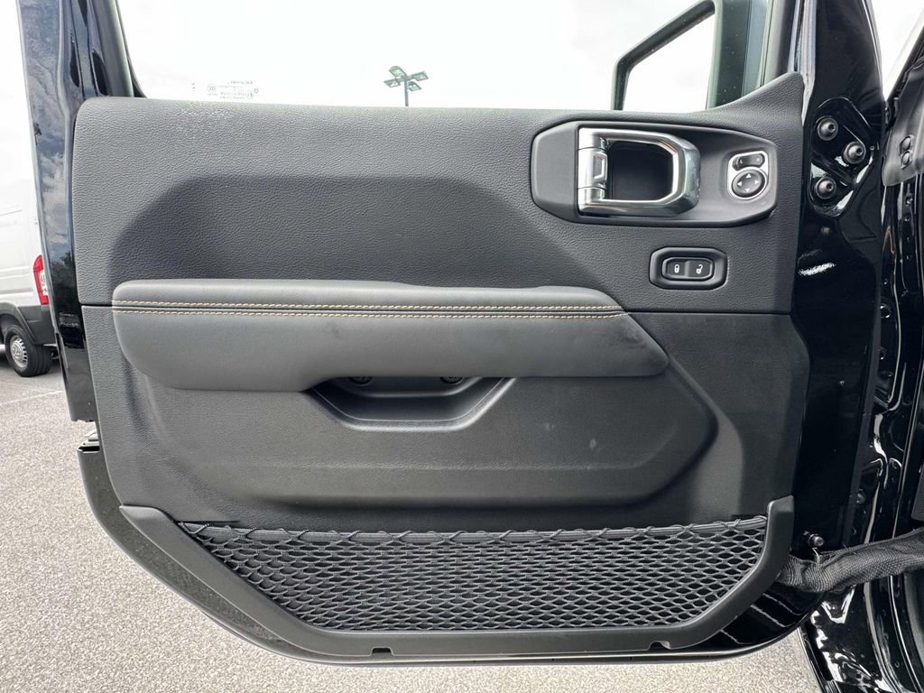 New 2025 Jeep Wrangler Sahara w/ Technology Group image 27