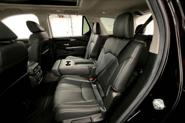 Used 2025 Honda Pilot Touring image 26
