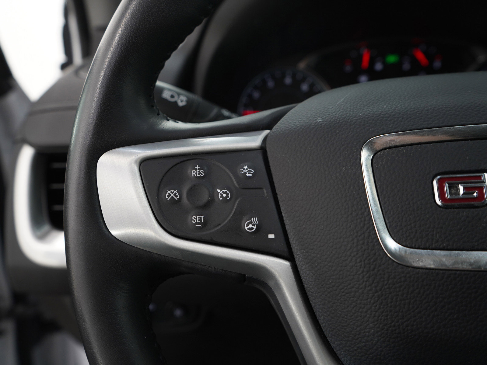 Used 2022 GMC Terrain SLT w/ LPO, Floor Liner Package AWD/4WD image 27