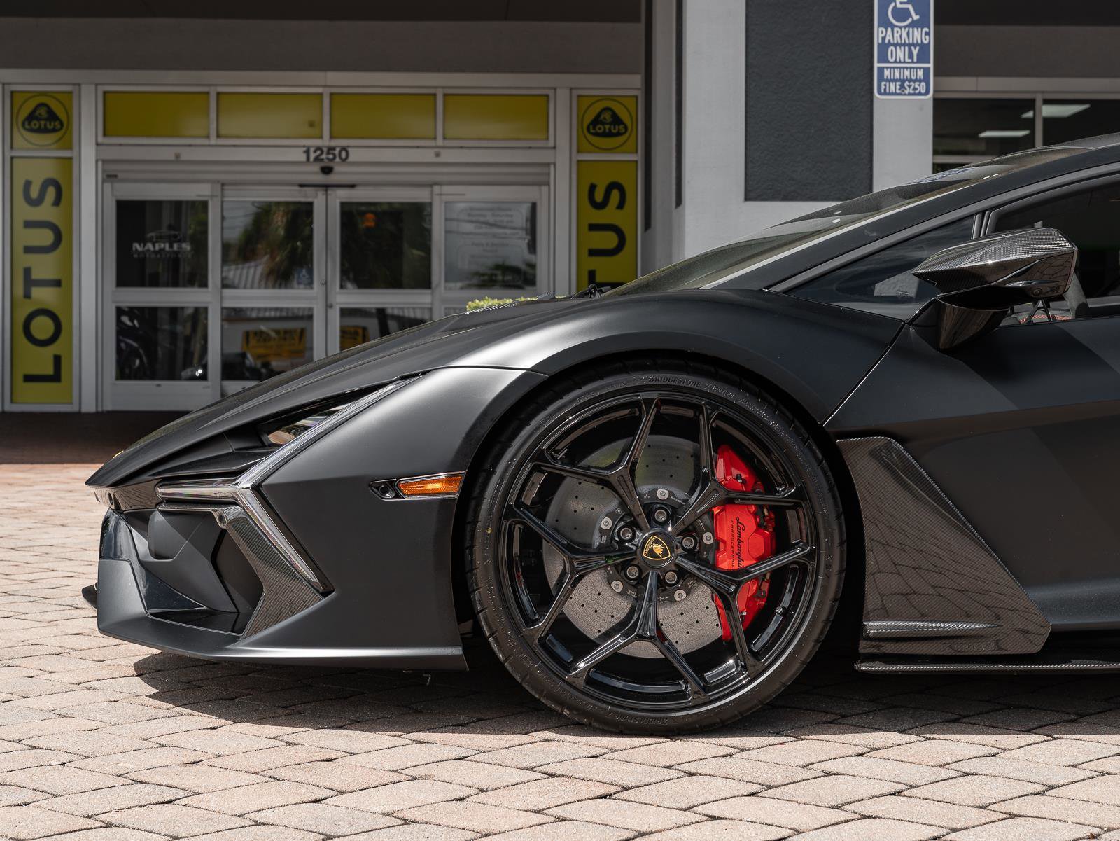 Used 2024 Lamborghini Revuelto image 29