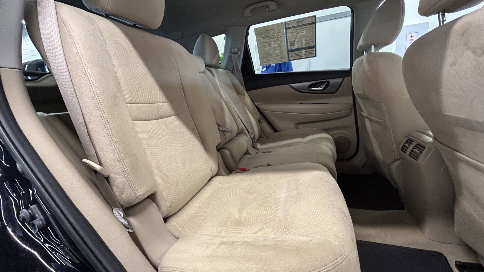 Used 2015 Nissan Rogue SV image 16