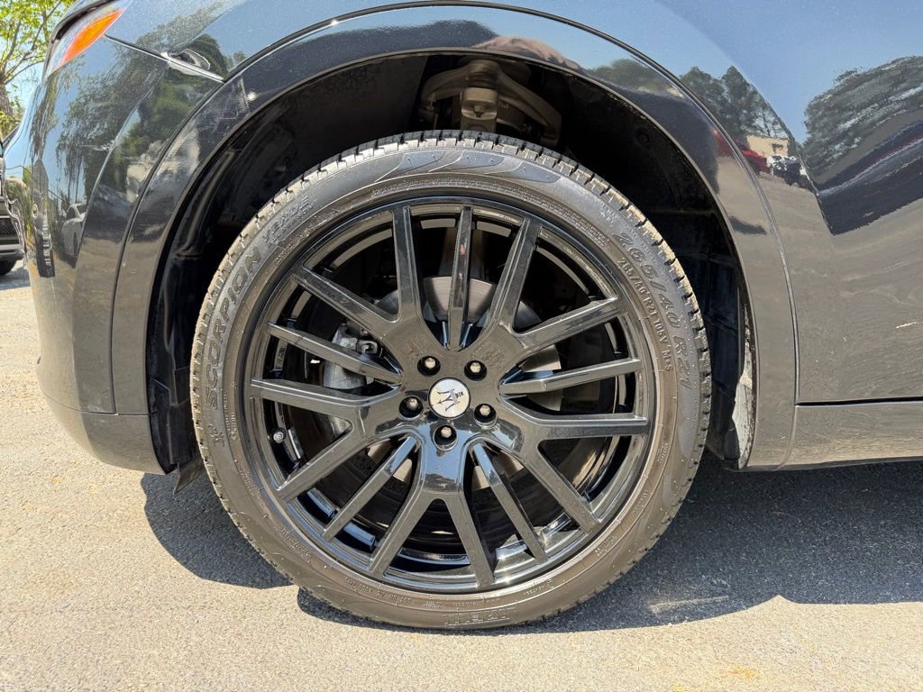 Used 2022 Maserati Levante GT AWD/4WD image 8