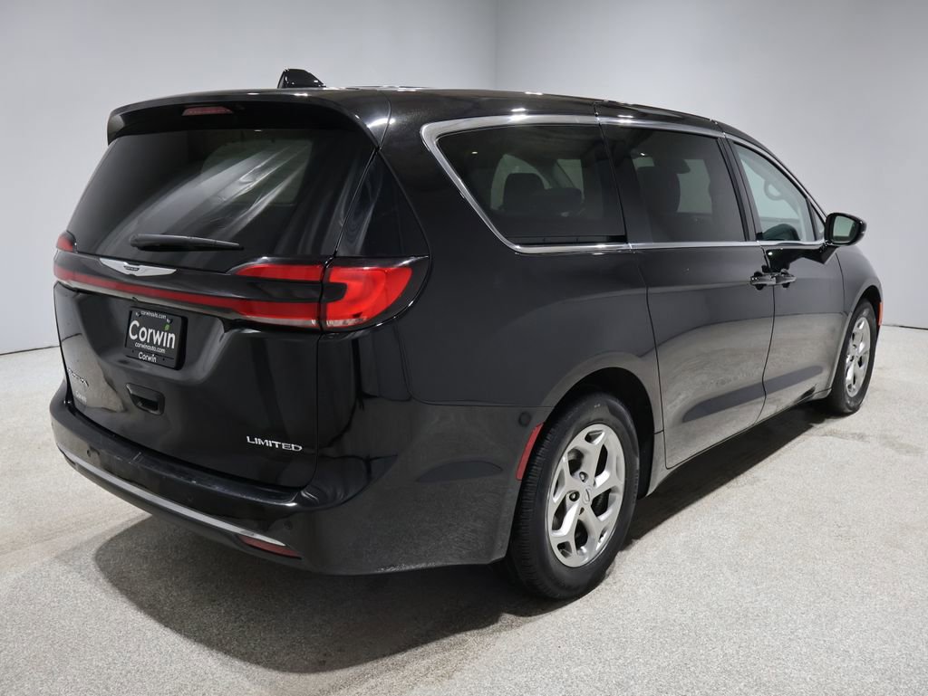 Used 2024 Chrysler Pacifica Limited video 2