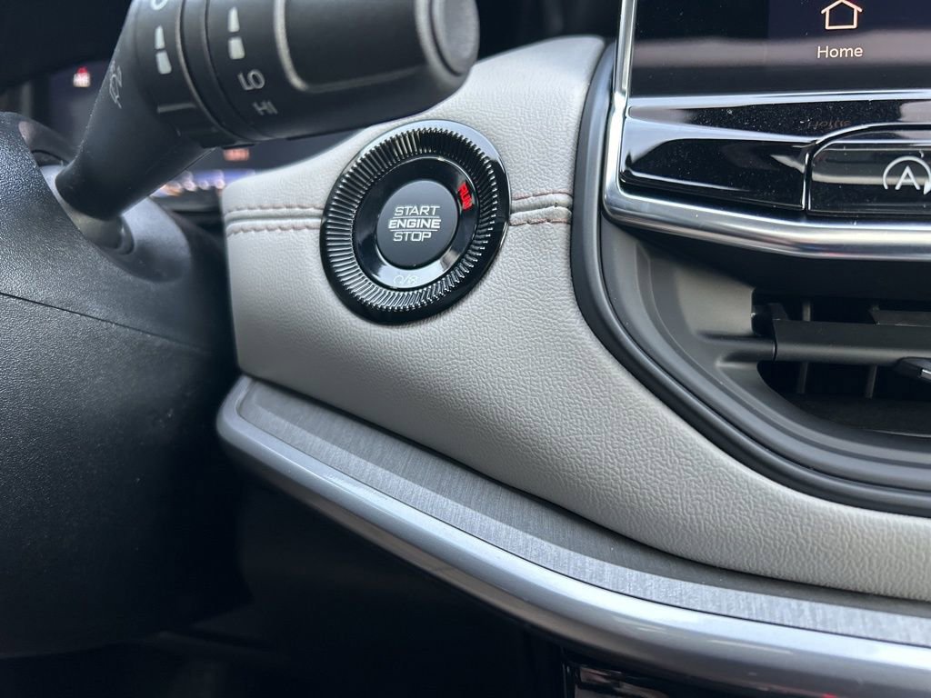 New 2026 Jeep Compass Limited w/ Sun, Sound & Navigation Group AWD/4WD image 33