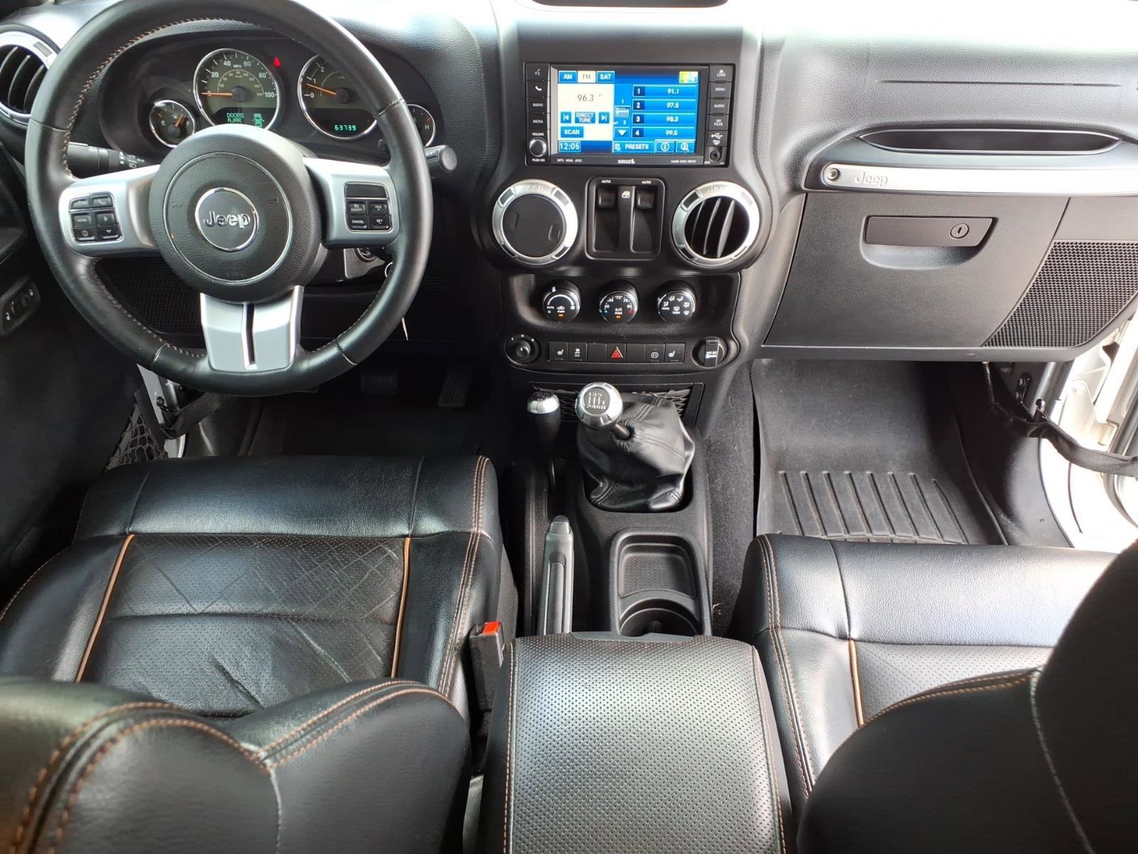Used 2011 Jeep Wrangler Sahara w/ Dual Top Group AWD/4WD image 15