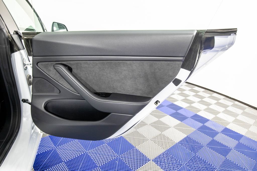 Used 2018 Tesla Model 3 Long Range image 16