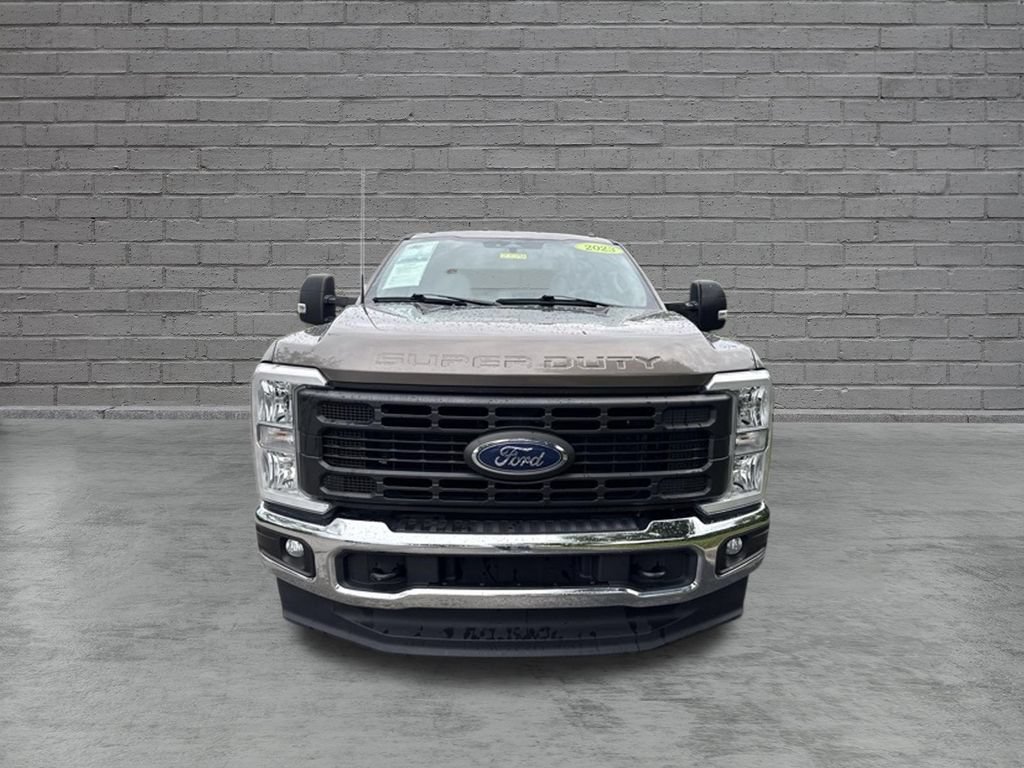 Used 2023 Ford F350 XL AWD/4WD image 2