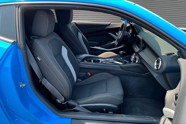 Used 2022 Chevrolet Camaro LT w/ Technology Package RWD image 27
