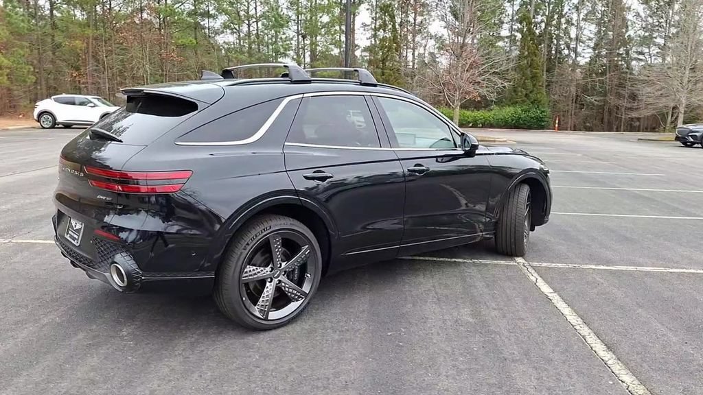 Used 2025 Genesis GV70 3.5T Sport w/ Sport Advanced Package AWD/4WD image 8