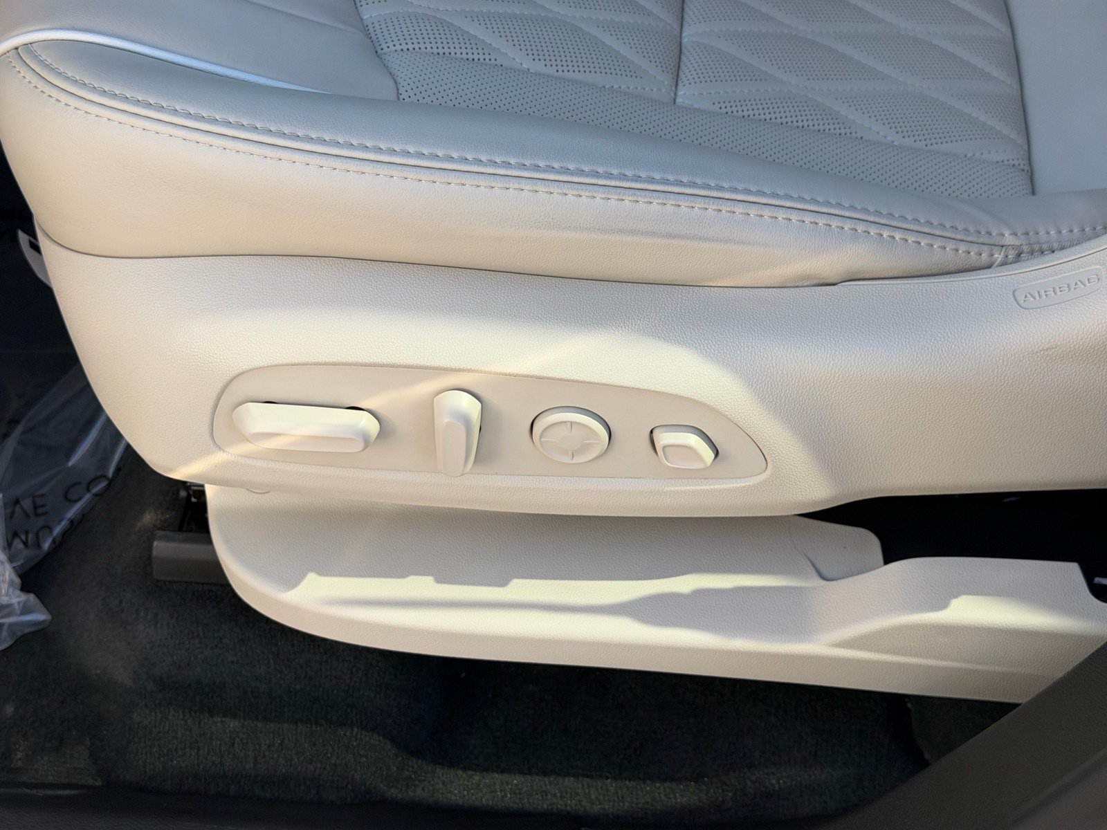 Used 2023 Buick Enclave Avenir w/ Trailering Package, 5000 lbs. AWD/4WD image 17