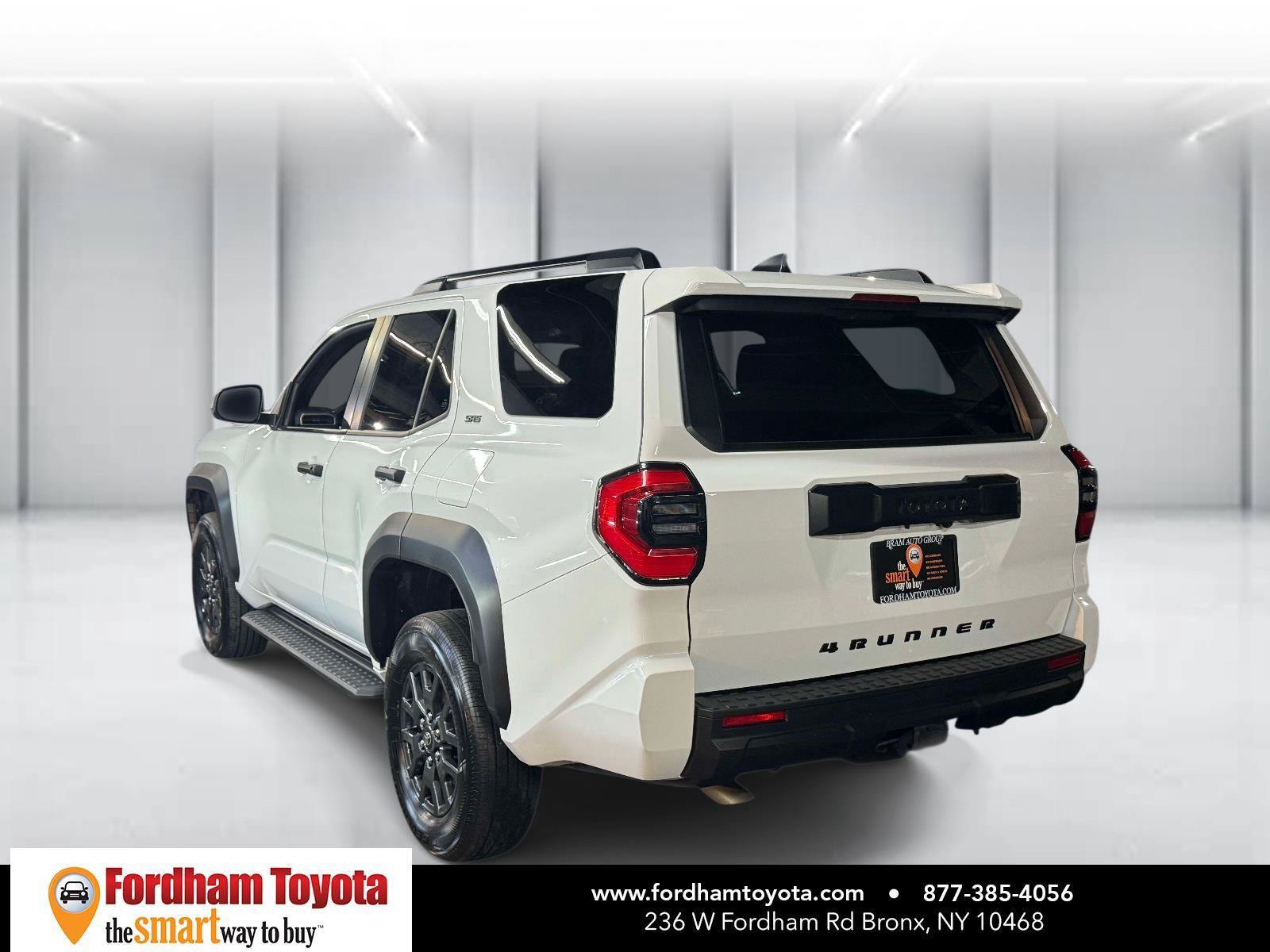Used 2025 Toyota 4Runner SR5 AWD/4WD image 5