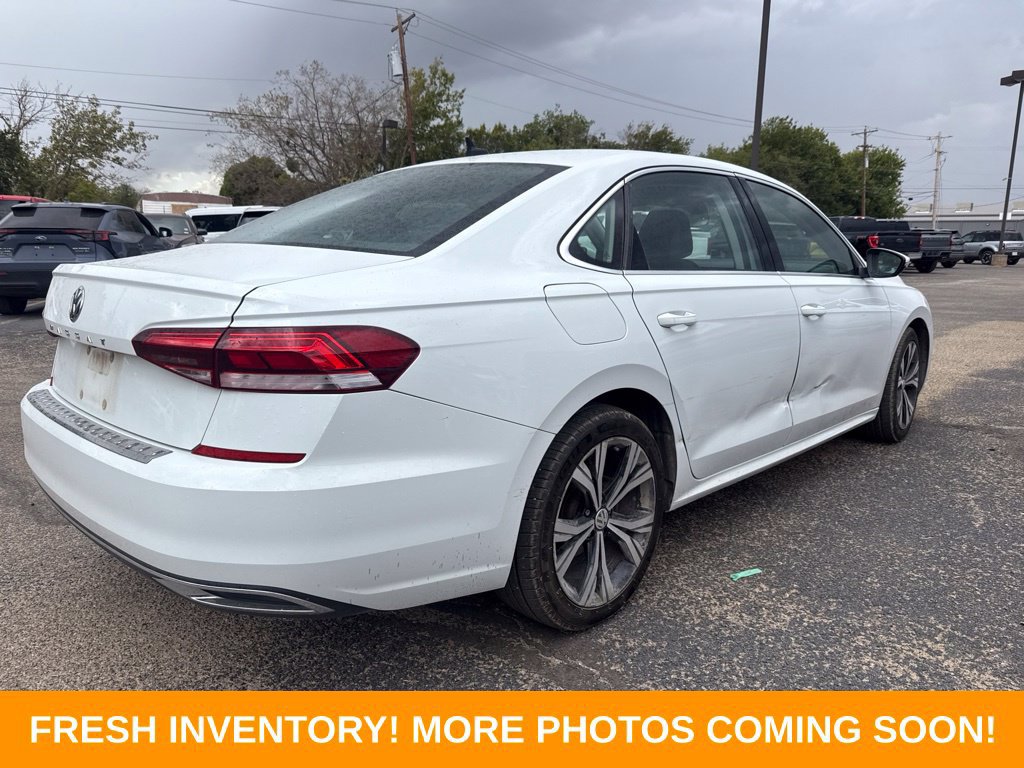 Used 2021 Volkswagen Passat 2.0T SE FWD image 2